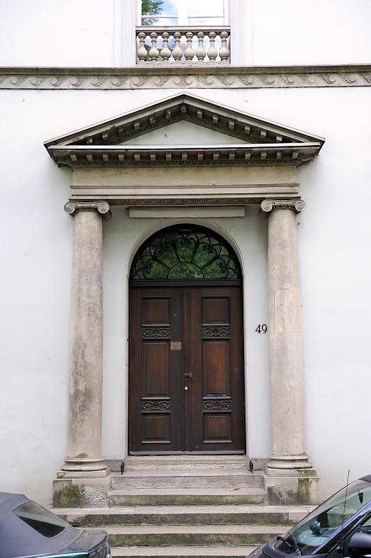 9859_4102 Klassizistischer Eingang mi Säulen. | Palmaille - Fotos historischer Architektur in Hamburg Altona.